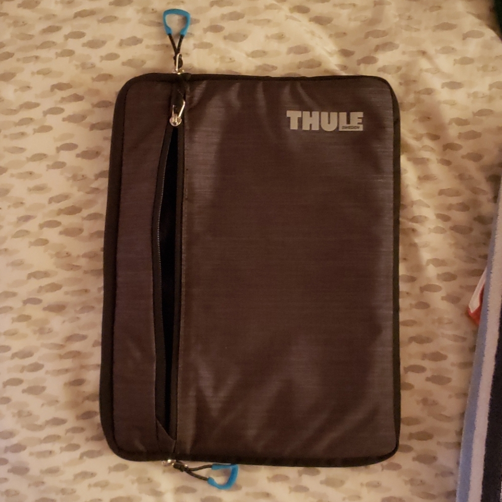 Thule MacBook Air case